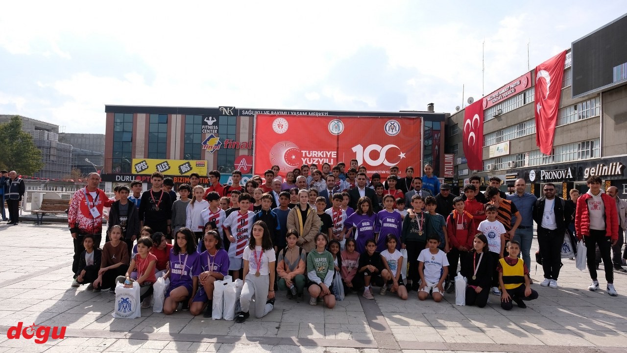 Cumhuriyet koşusu yapıldı (1)_1280x720