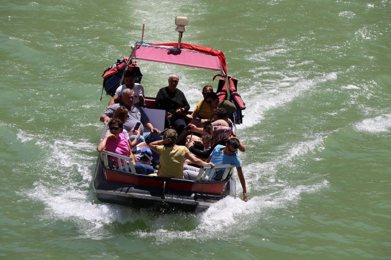  Doğa sporlarında Karanlık Kanyon yerli ve yabancı turistlerin tercihi oldu  (1)_1280x853