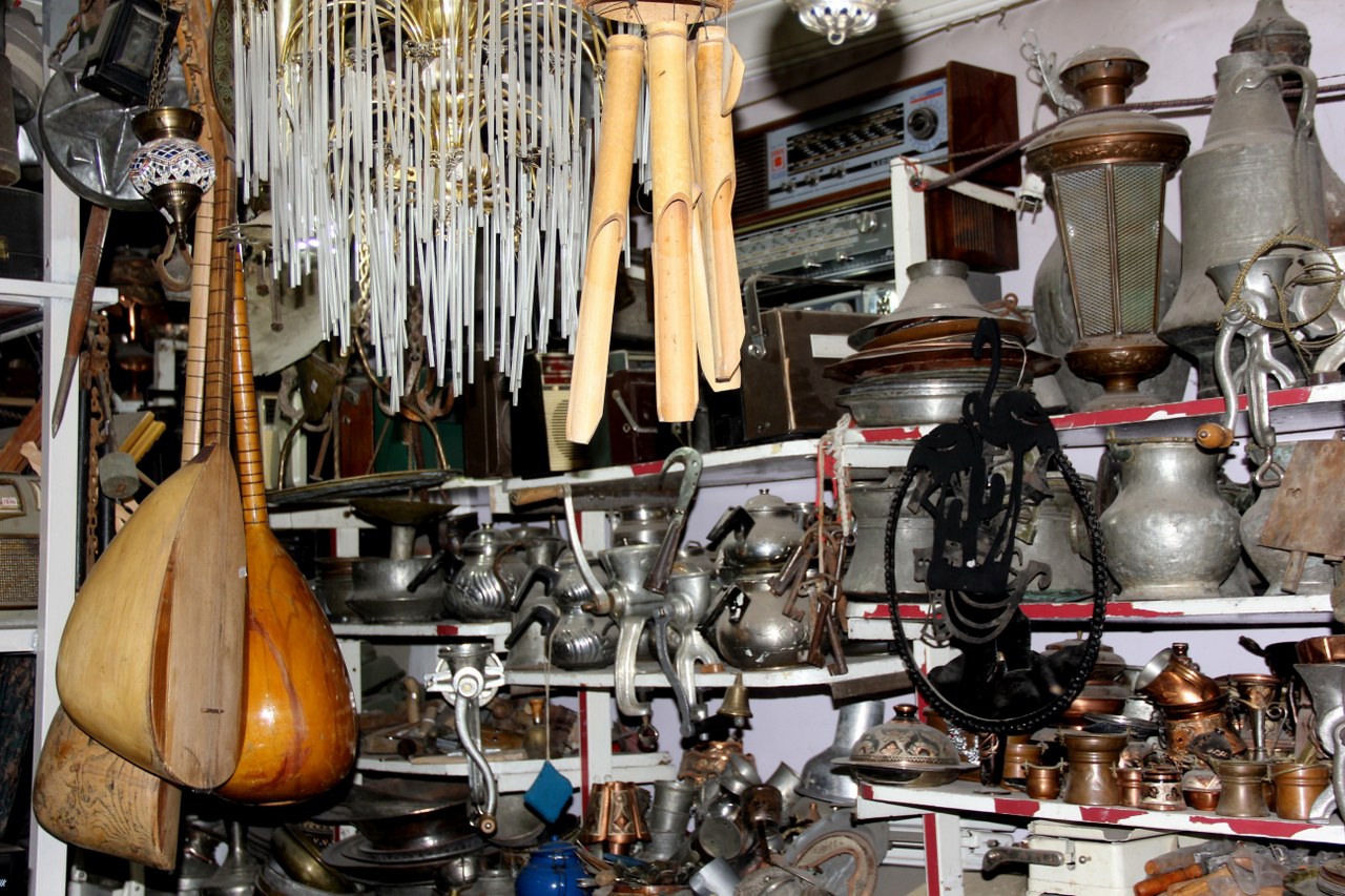 Hobi olarak başladı, yüz binlerce antika ve nostalji eser biriktirdi (2)_1280x853