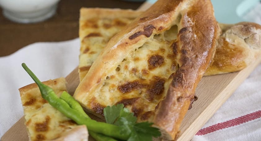 Köz Patlıcanlı Kaşarlı Pide