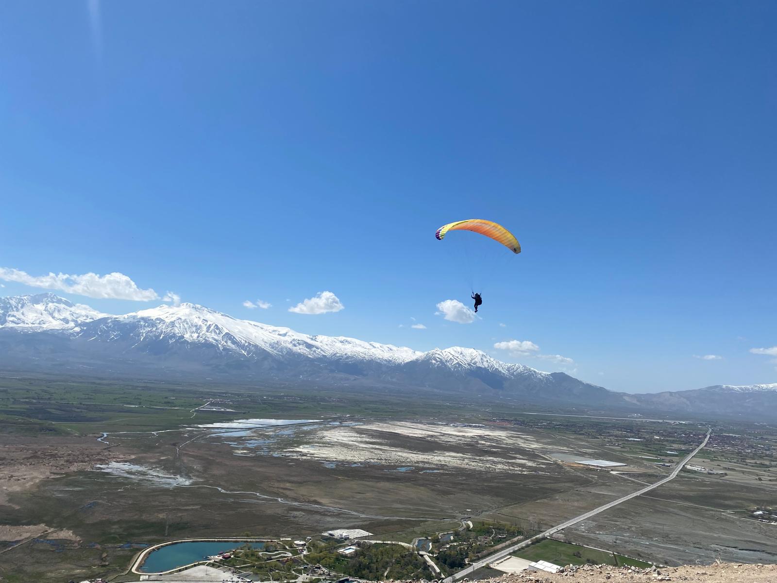 Yamaç Paraşütü
